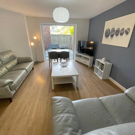 Sunderland Short Stays 2 Bedroom Apartment Free Parking Fulwell Sr6 المظهر الخارجي الصورة