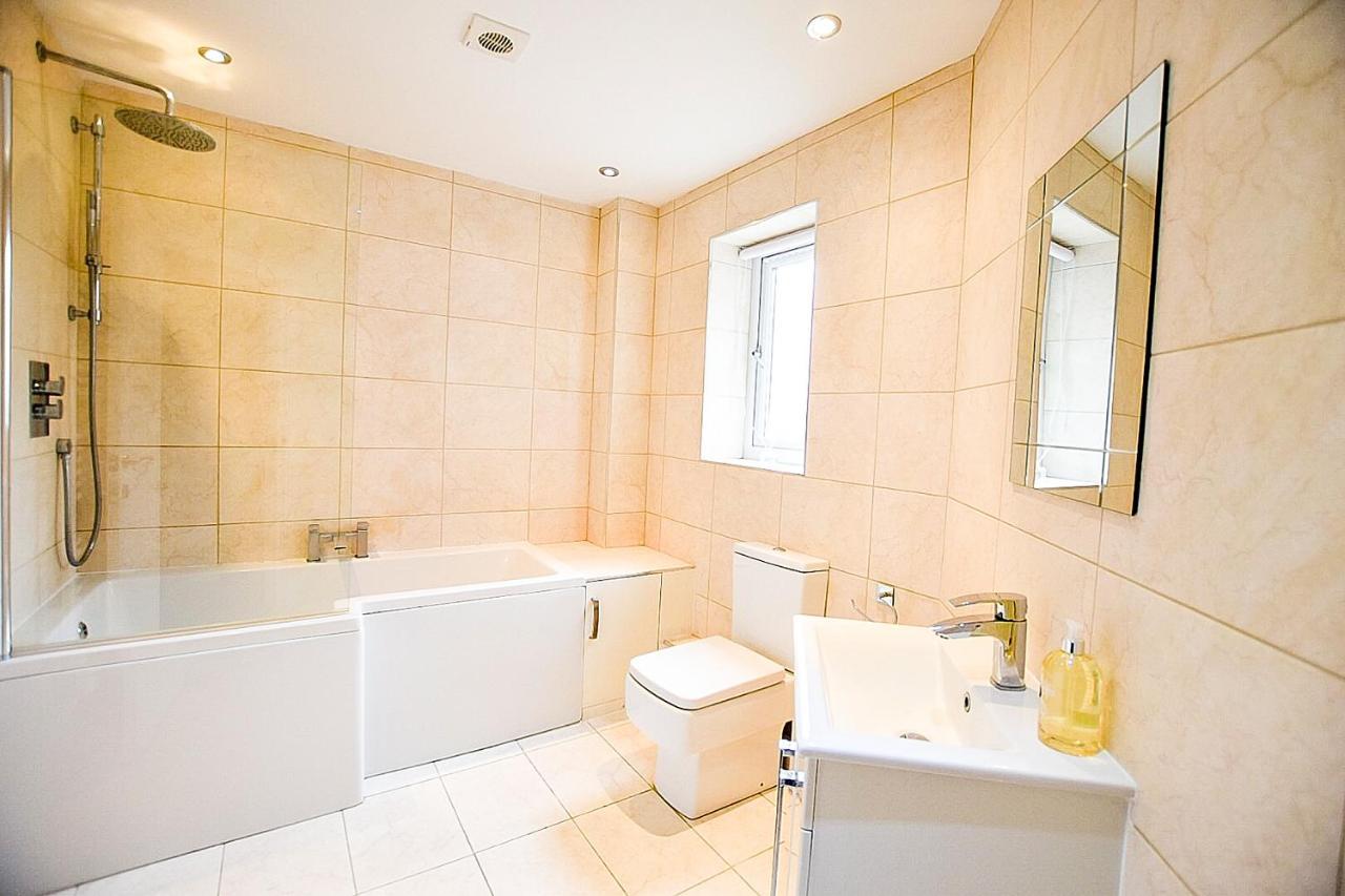 Sunderland Short Stays 2 Bedroom Apartment Free Parking Fulwell Sr6 المظهر الخارجي الصورة