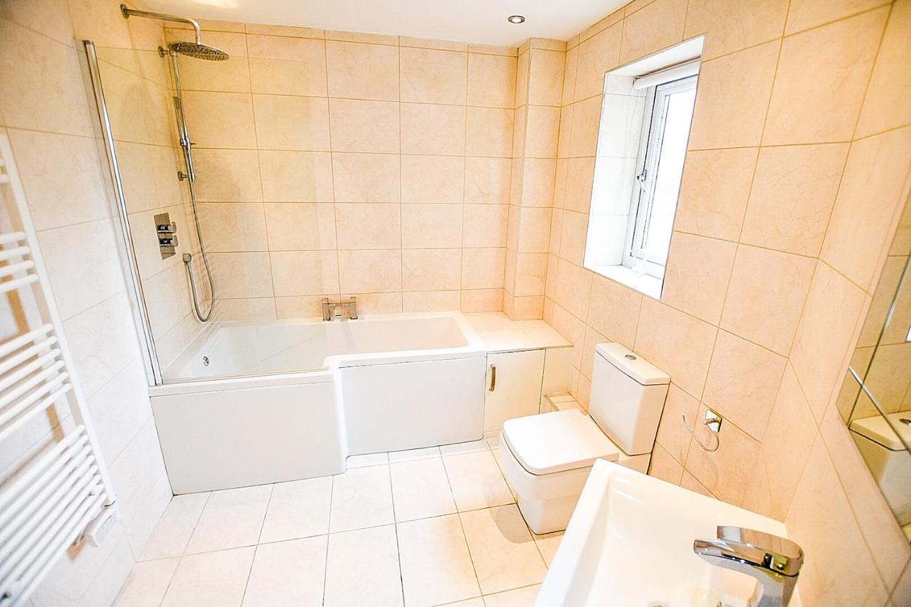 Sunderland Short Stays 2 Bedroom Apartment Free Parking Fulwell Sr6 المظهر الخارجي الصورة