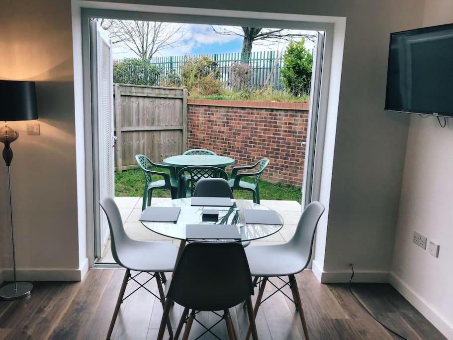 Sunderland Short Stays 2 Bedroom Apartment Free Parking Fulwell Sr6 المظهر الخارجي الصورة