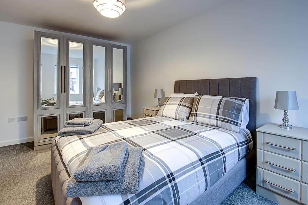 Sunderland Short Stays 2 Bedroom Apartment Free Parking Fulwell Sr6 المظهر الخارجي الصورة
