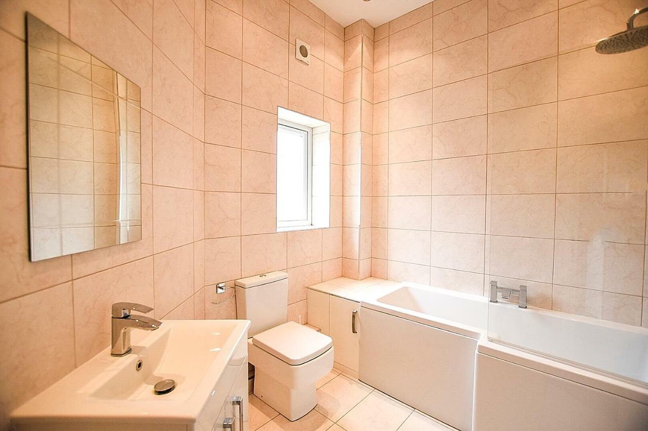 Sunderland Short Stays 2 Bedroom Apartment Free Parking Fulwell Sr6 المظهر الخارجي الصورة